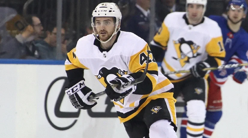 Luto en el hockey: Adam Jhonson falleció luego de sufrir un corte en el cuello con un patín