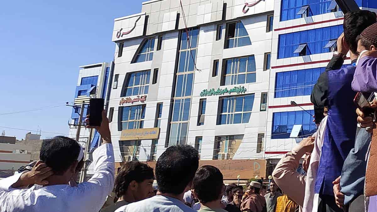 Talibanes mataron y colgaron los cuerpos de cuatro secuestradores