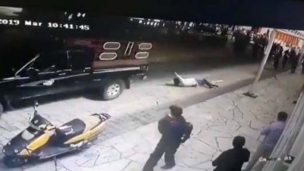 Alcalde fue amarrado y arrastrado por incumplir sus promesas