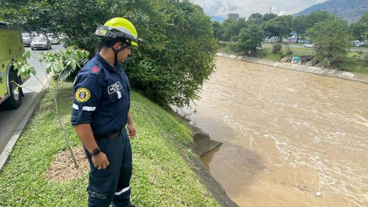 Alerta de inundaciones por fuertes lluvias en Medellín