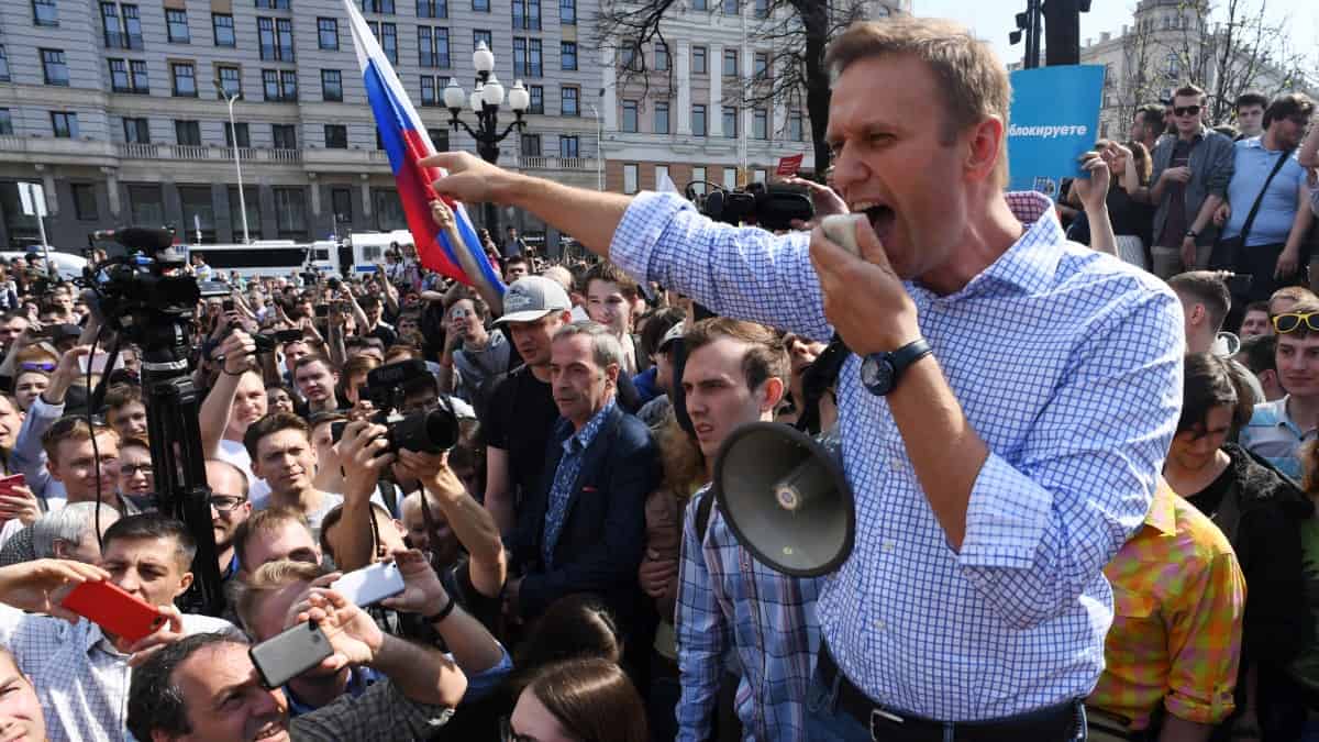 Alexéi Navalni anuncia su regreso a Rusia