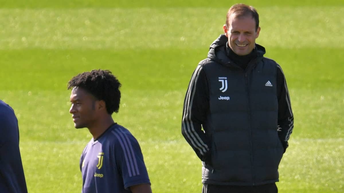 Juan Cuadrado Cuadrado y Massimiliano Allegri