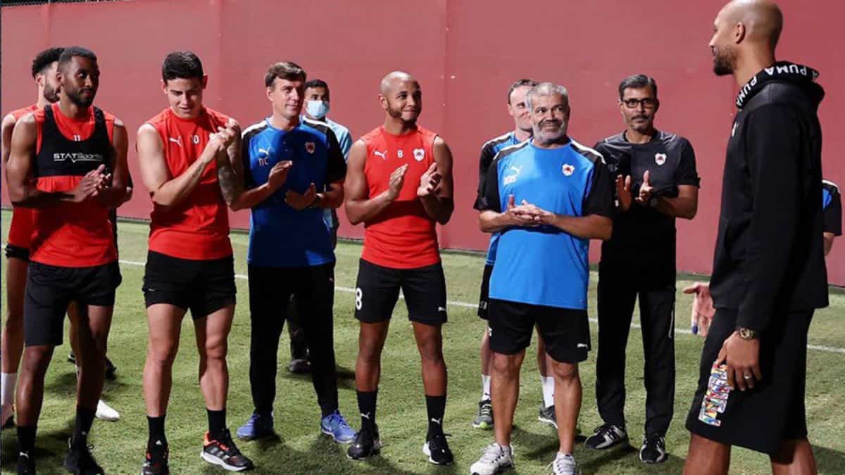 James Rodríguez le dio la bienvenida a Steven Nzonzi en Al-Rayyan