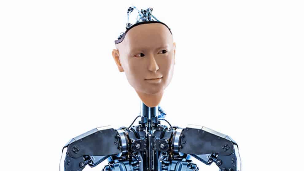 Robot dirige orquesta