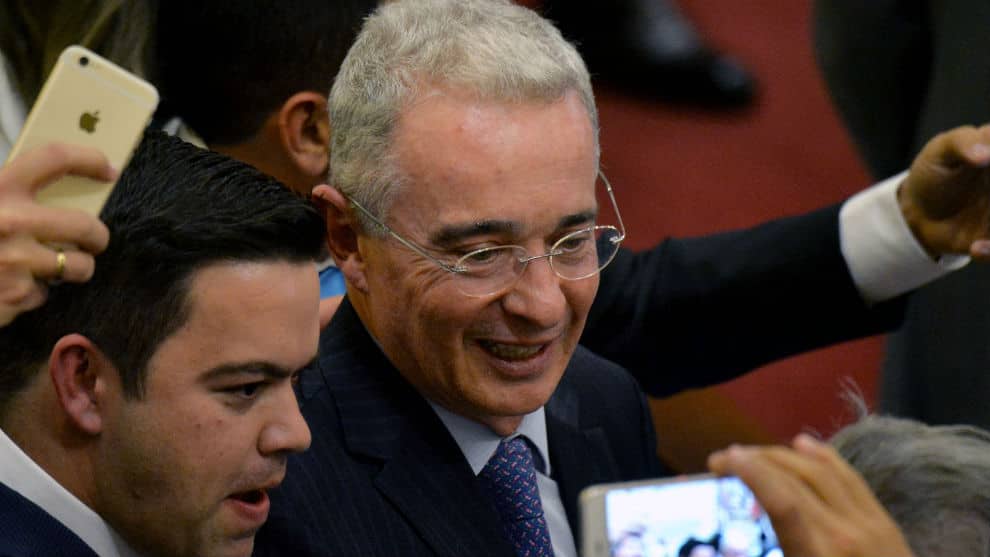A raíz de la citación, un grupo de ciudadanos convocó a marchar este domingo para respaldar al actual senador. Foto AFP