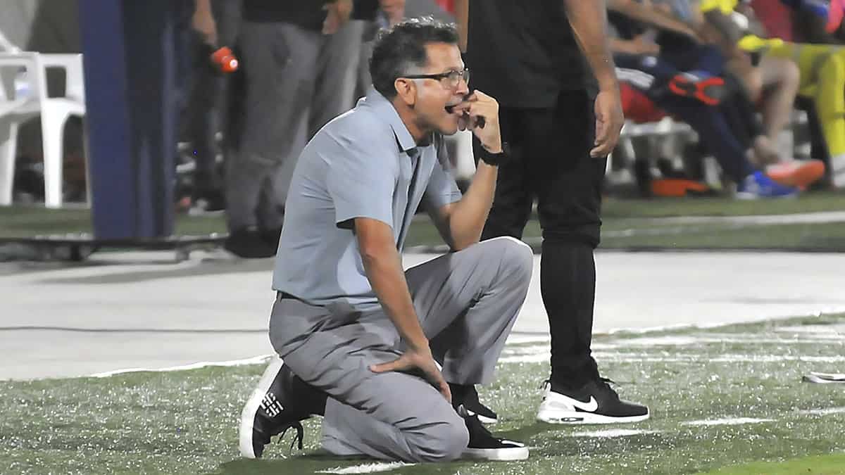 Fabián Vargas contra Juan Carlos Osorio por eliminación de América