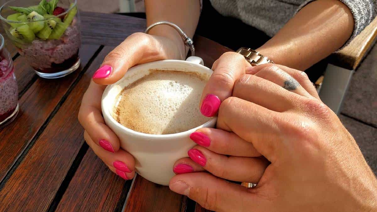 Ante caída en tasa de fertilidad lanzan app para conseguir pareja