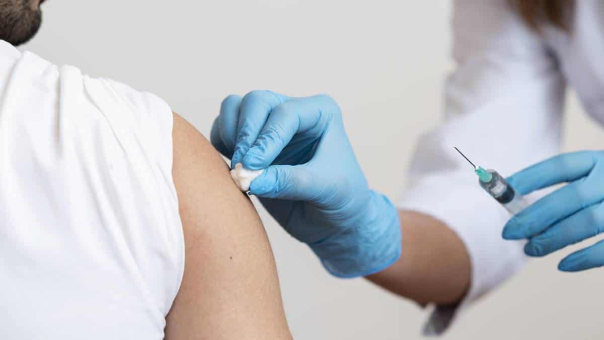 Aprueban ley de vacunas: dosis contra el covid-19 serán gratuitas