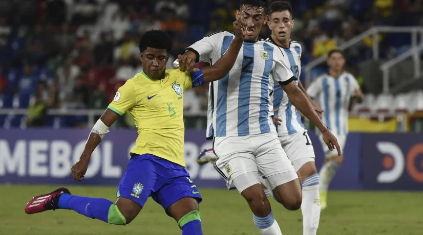 Foto: AFP Argentina cayó 1-3 contra Brasil en Sudamericano Sub-20