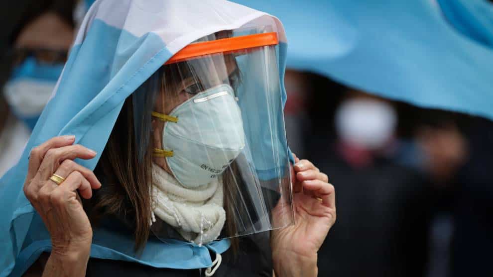 Tras flexibilizar medidas, Argentina anuncia otra cuarentena para julio