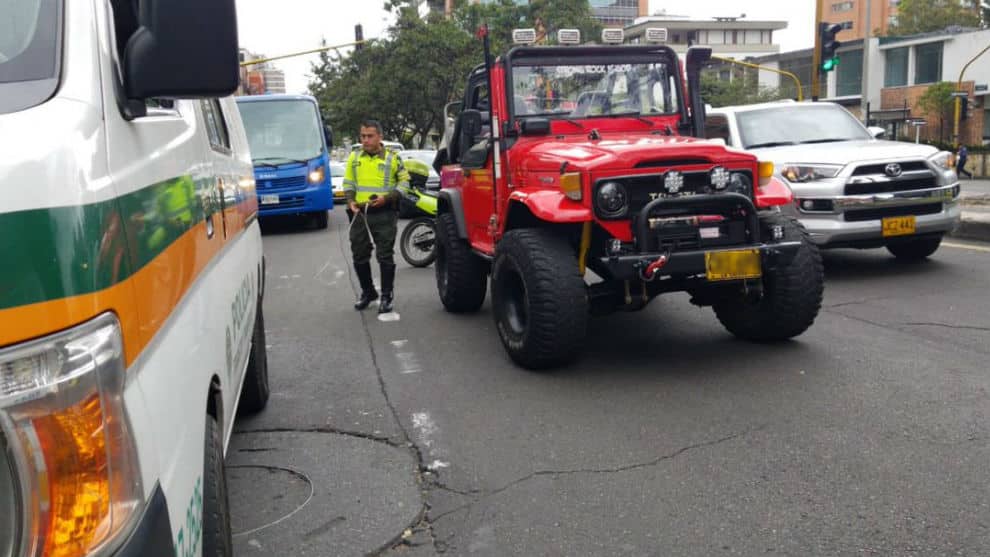 Un hombre arrolla con su vehículo a un conductor del SITP