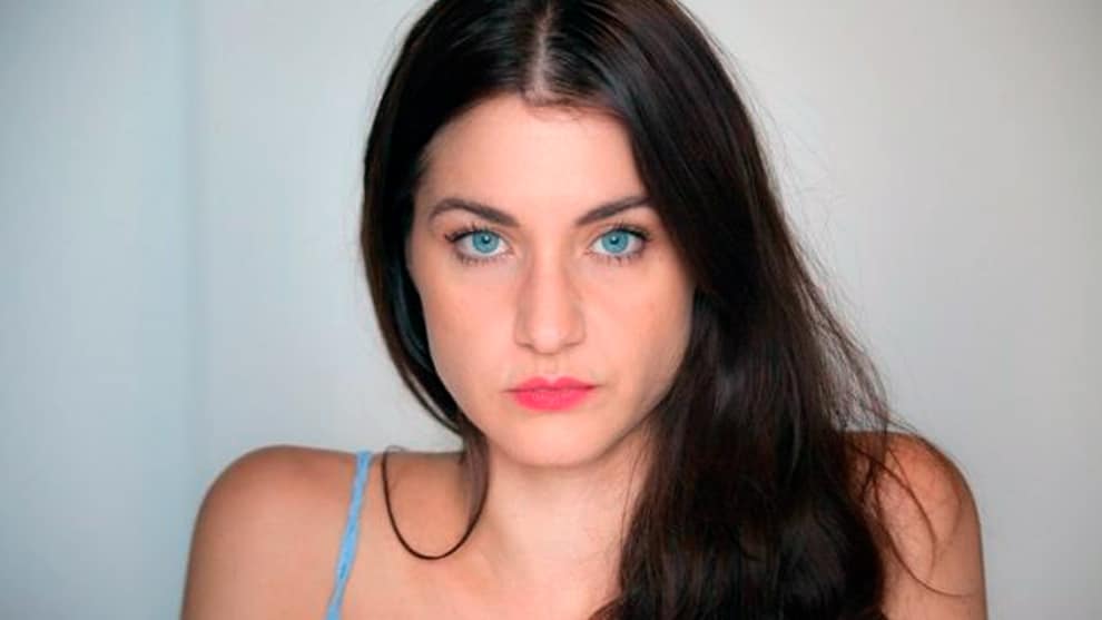 Artista Deborah de Robertis pagará millonaria multa