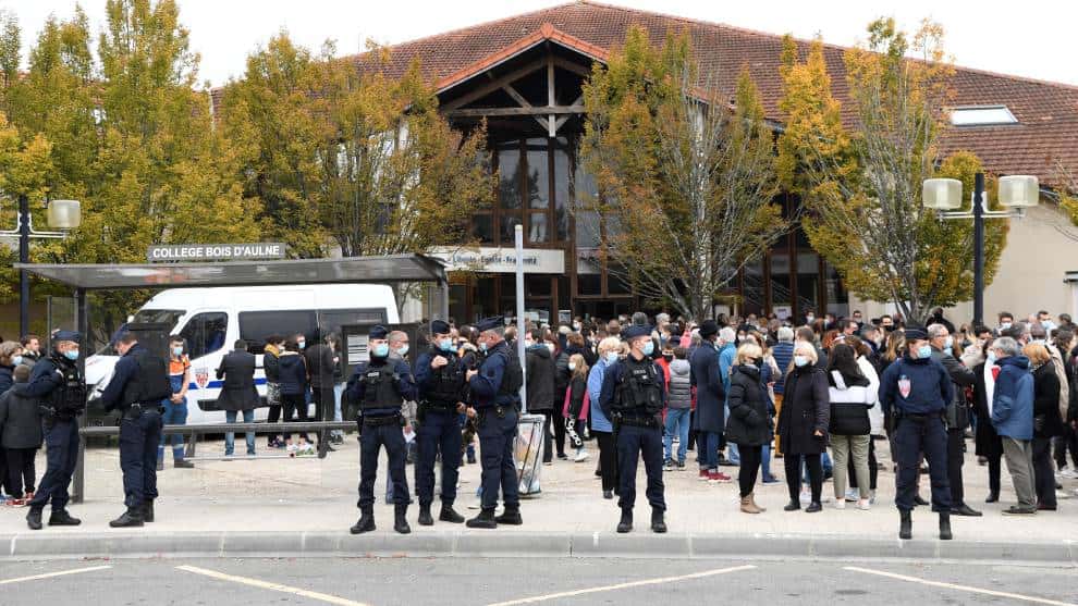 Asesinato en Francia