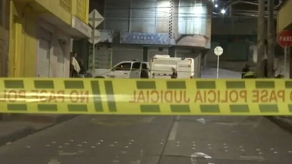 Hallan a una mujer sin vida y con una bolsa en la cabeza en hotel de Bogotá