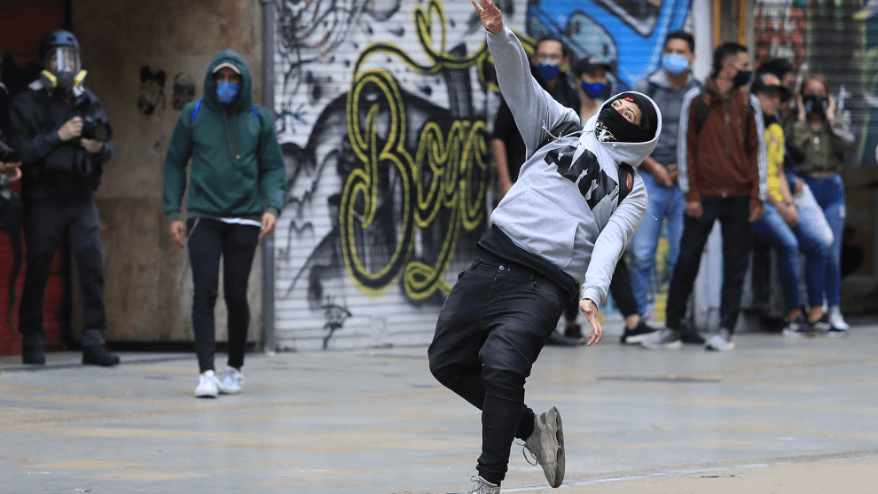 Así se contactan y operan los vándalos que infiltran las protestas