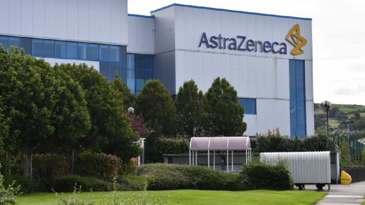Vacuna de AstraZeneca y Oxford lanzó resultados positivos en adultos mayores