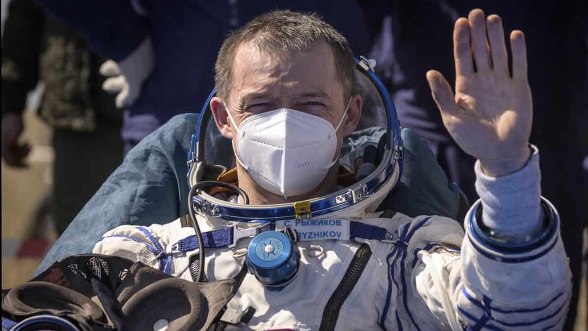 Volvieron a la Tierra cosmonautas rusos y astronauta de la Nasa