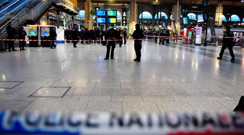 Foto: AFP Ataque con arma blanca dejó seis personas heridas en una estación de trenes de París