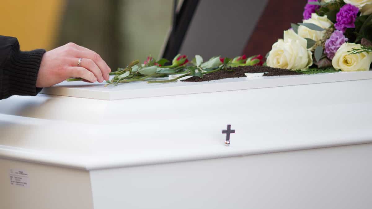 Hombre intentó ingresar migrantes a Estados Unidos dentro de un ataúd