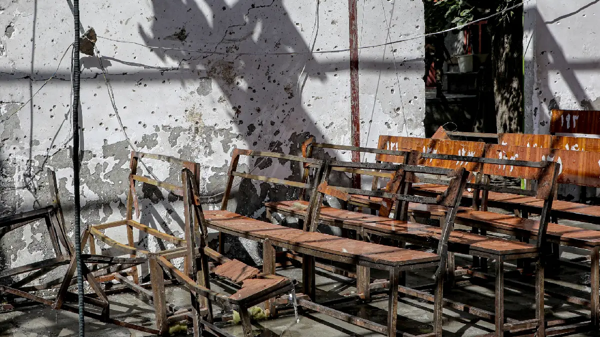 Atentado en escuela de Afganistán deja 35 muertos