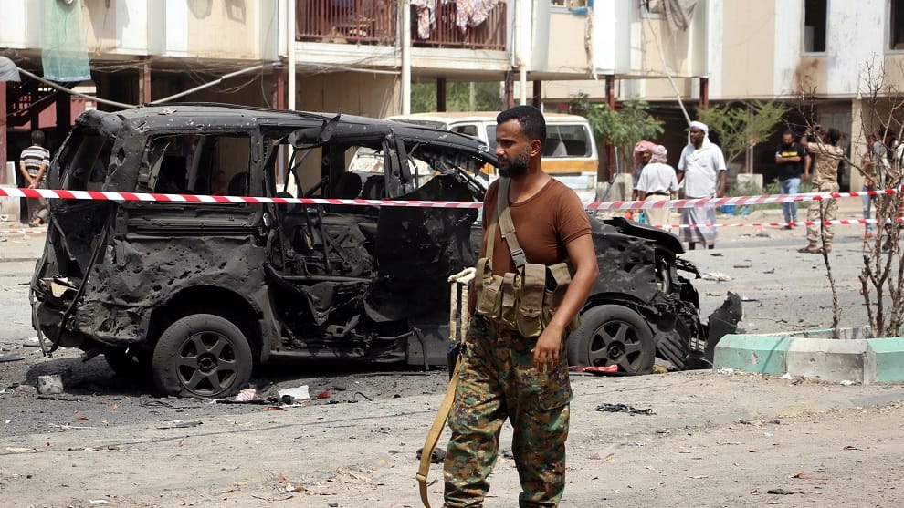 Atentado a unidad militar y policial en Aden, Yemen.