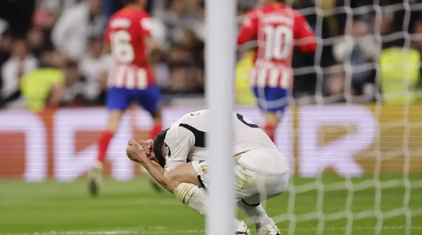 Atlético Madrid empató a Real Madrid al último minuto