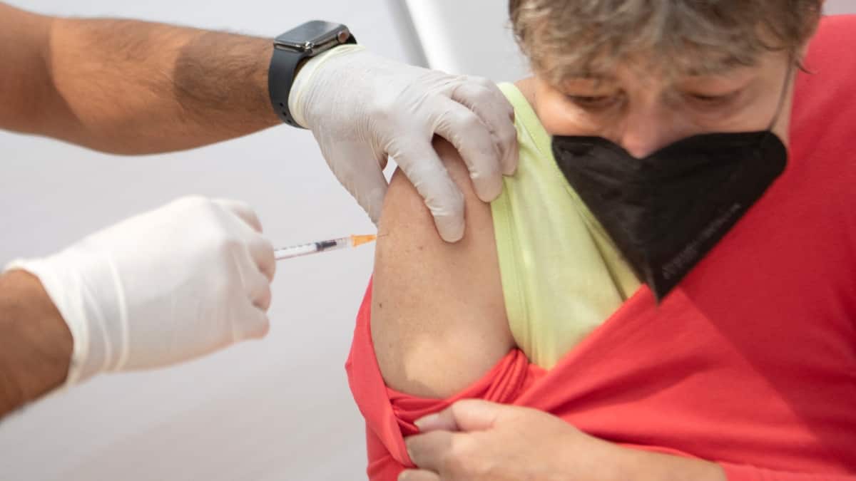 Austria se convierte en el primer país en confinar personas no vacunadas