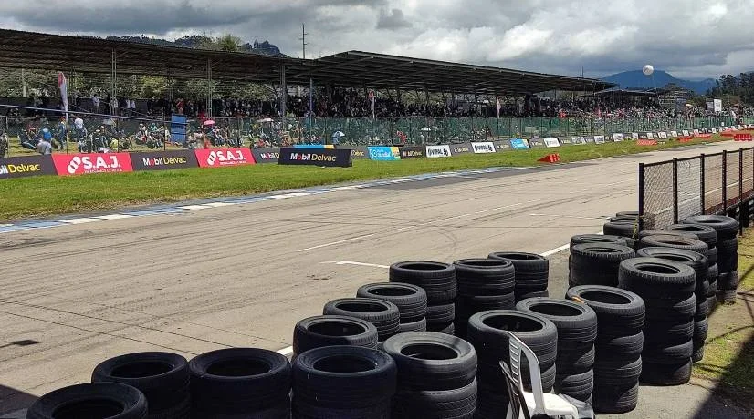 Dos accidentes de tractomulas en carrera GP en el Autódromo de Tocancipá