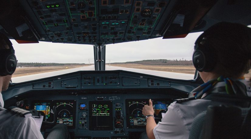 Foto: Pixabay Cómo aplicar a beca para mujeres que quieren ser piloto