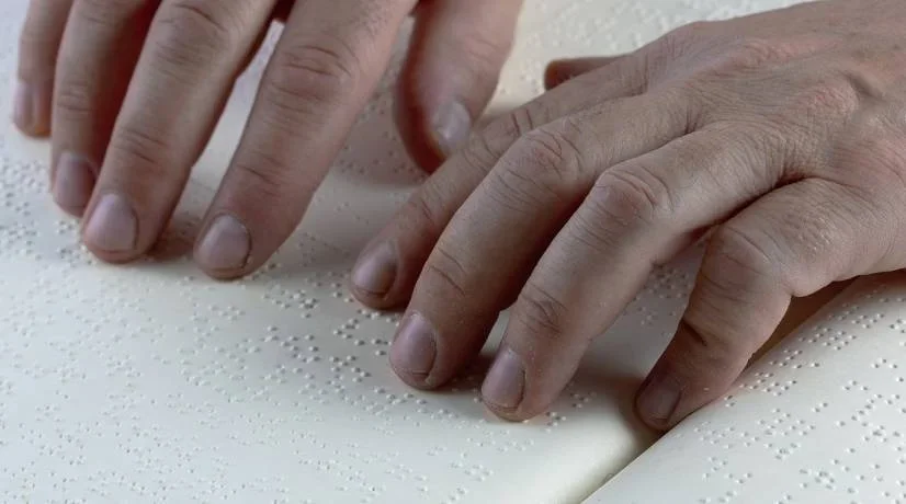 Avianca implementará sistema braille en sus aviones