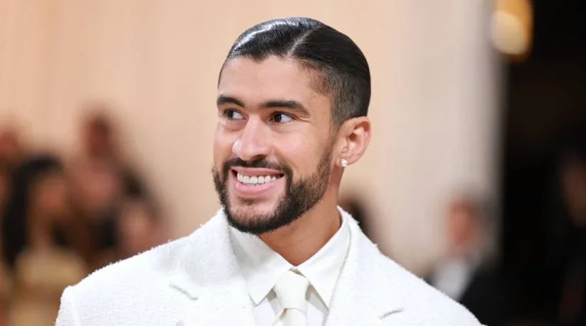 Bad Bunny sorprende con particular disfraz