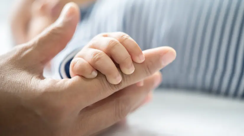 ¡Heroico! Una madre logró salvar a su bebé del cáncer gracias a un monitor de noche