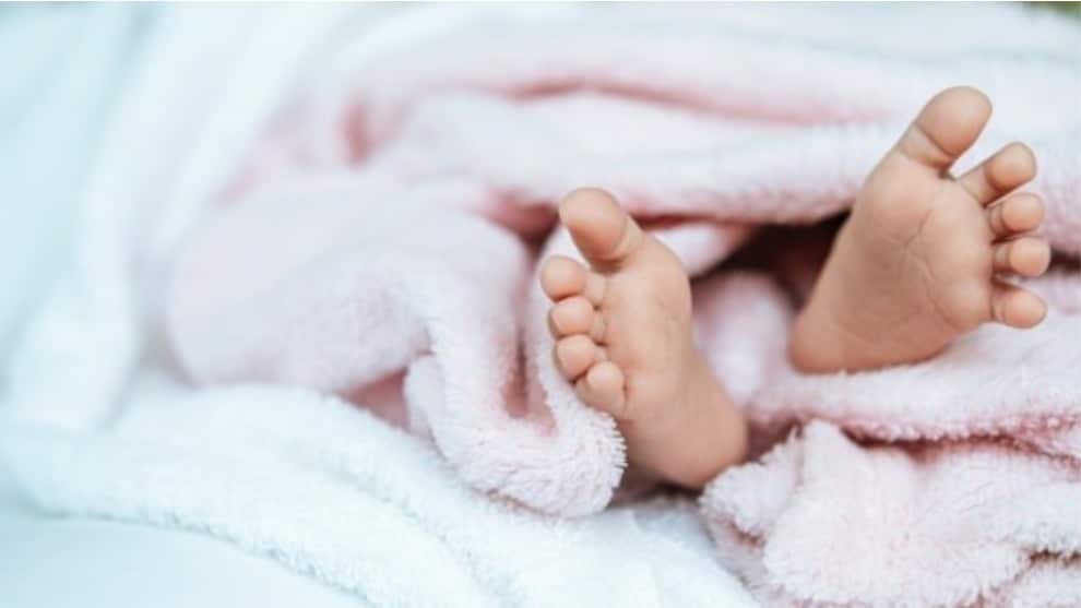 Pareja "gana un bebé" por medio de un concurso de radio