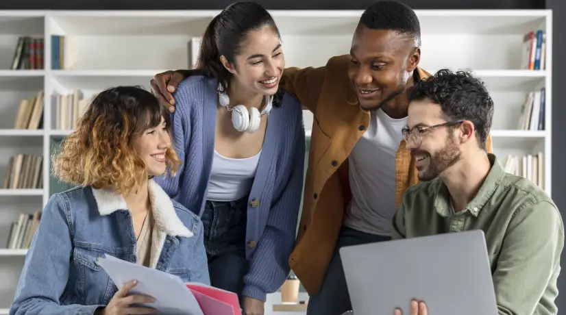 Fundación Carolina anunció becas para estudiar en 2024