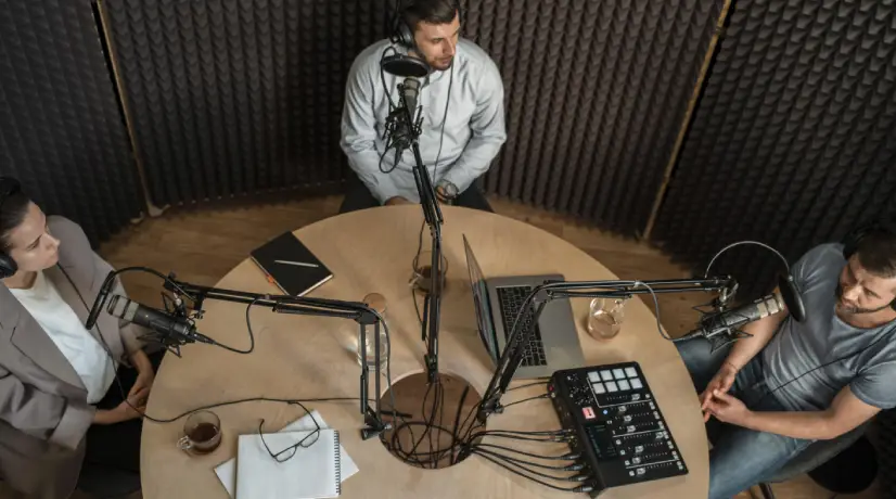 Convocatoria de radio abierta para medios comunitarios en Bogotá.