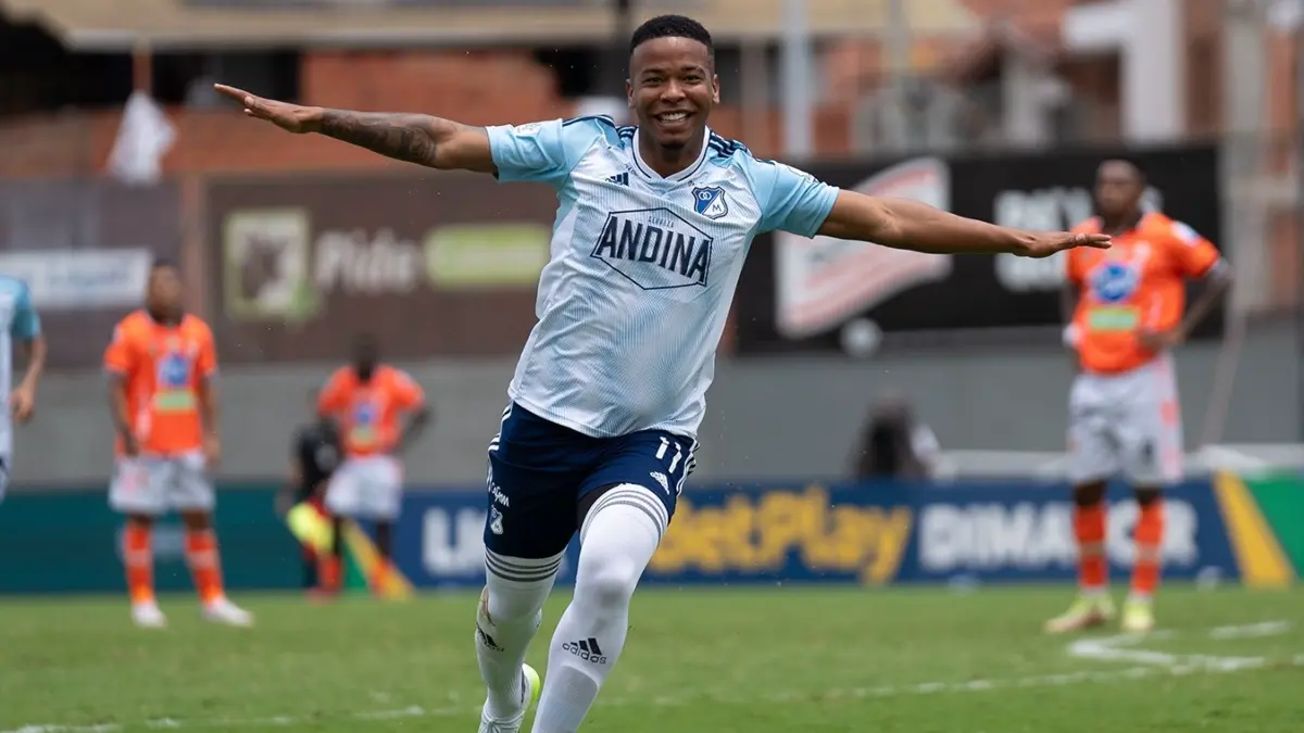 Foto: @millosfcoficial Bekcham Castro