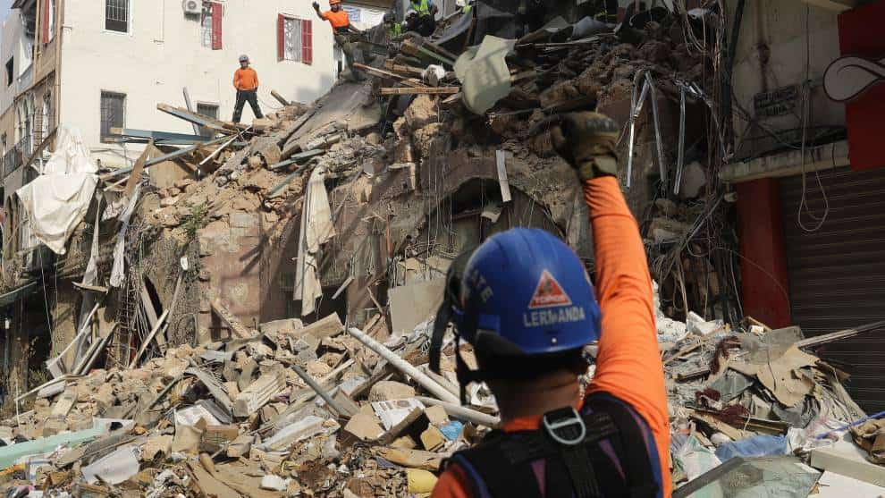 Detectan latidos entre escombros de Beirut, luego de un mes de la explosión