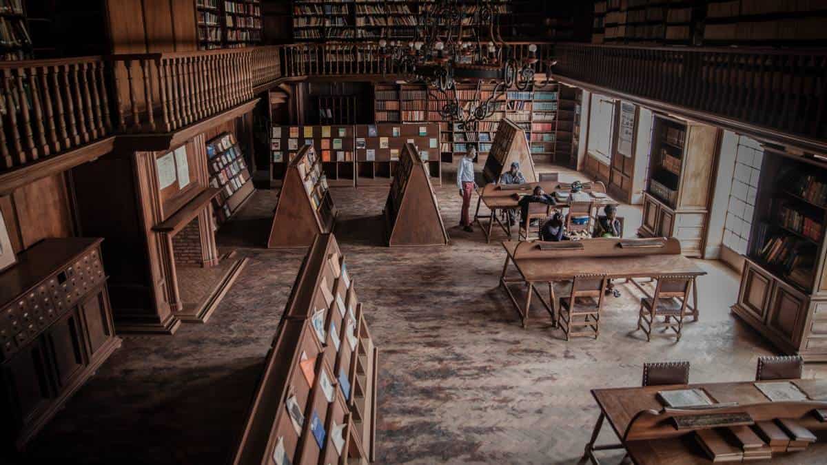La ‘Biblioteca Humana’, un espacio en donde los asistentes son un libro abierto