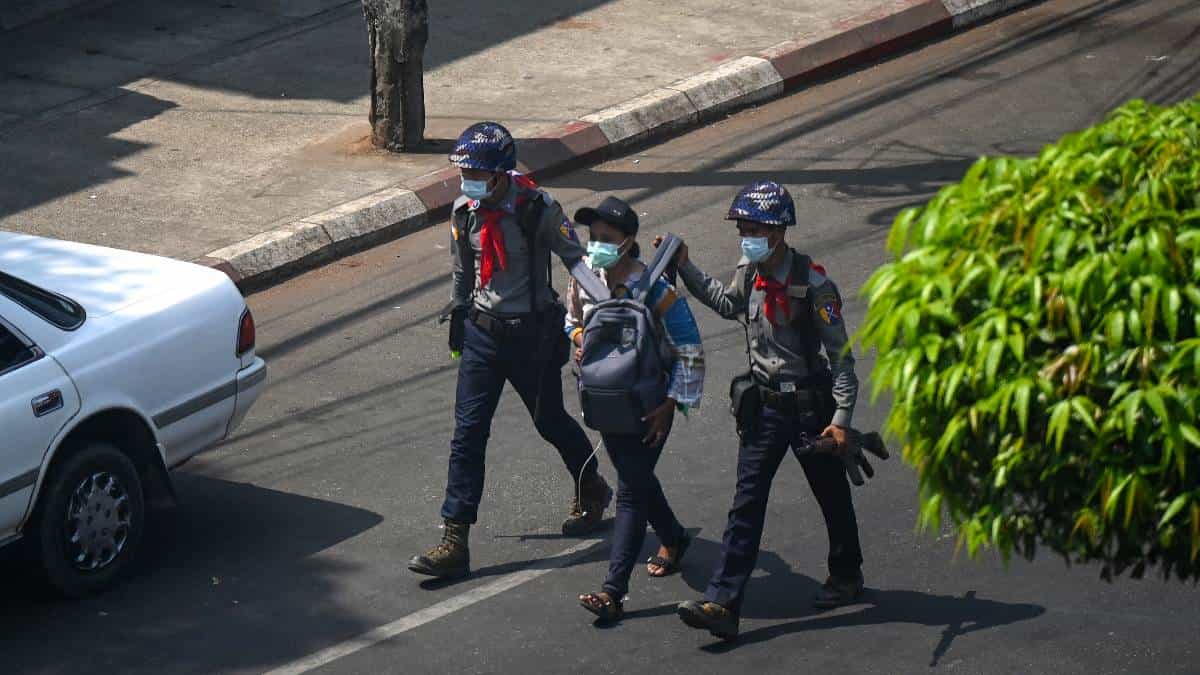 Seis periodistas son acusados de alterar el orden público en Birmania