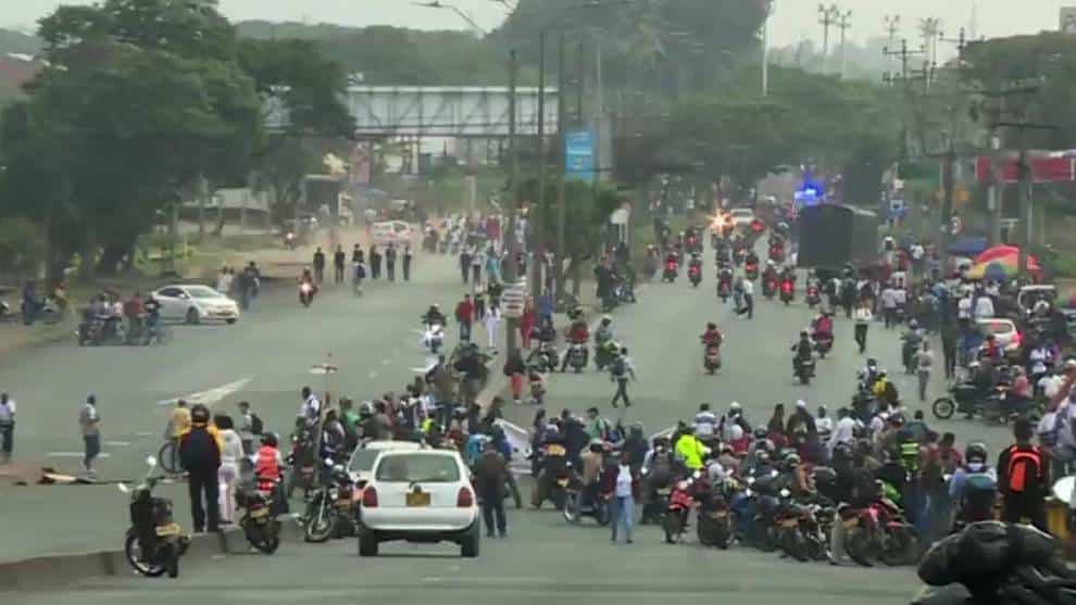 Problemas de movilidad por bloqueos durante marchas en Cali