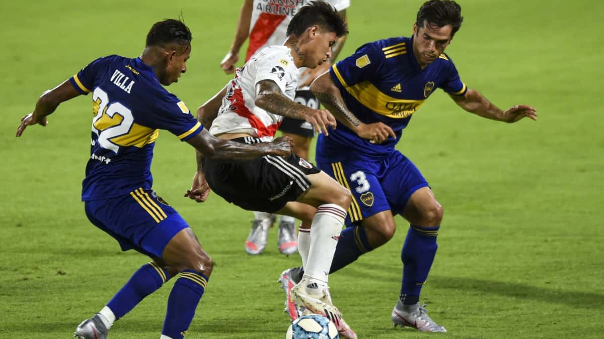 Modelo argentina confirmó escándalo sexual con futbolistas colombianos