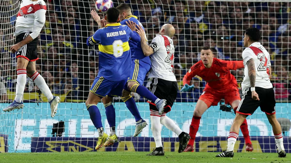 Boca Juniors ganó con un gol de cabeza de Darío Benedetto.