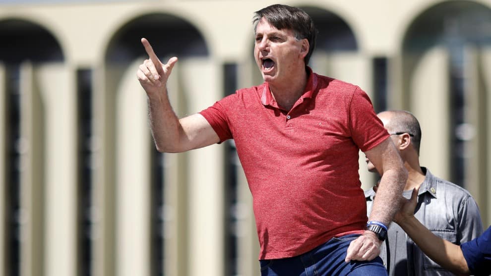 Presidente de Brasil quiere que cuarentena por coronavirus termine esta semana