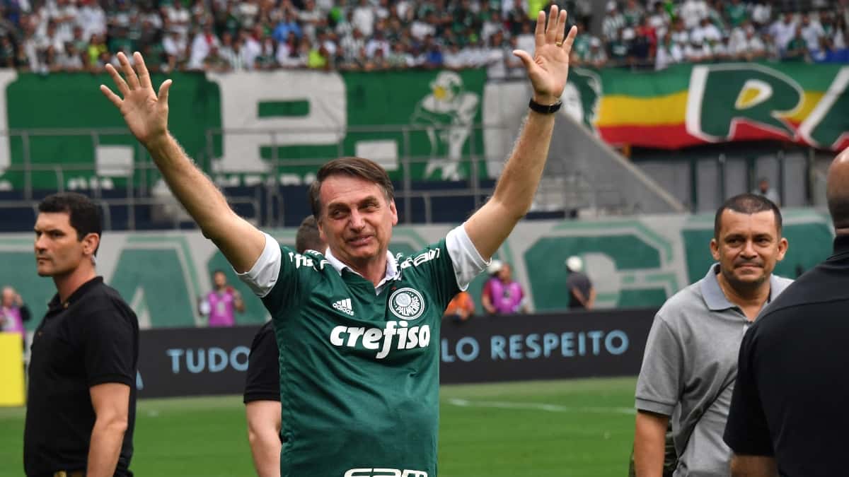 Con Bolsonaro hay una "autorización" para el racismo, dice DT del Gremio