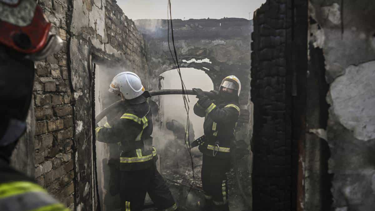Cerca de 300 muertos dejó bombardeo ruso en teatro de Mariúpol