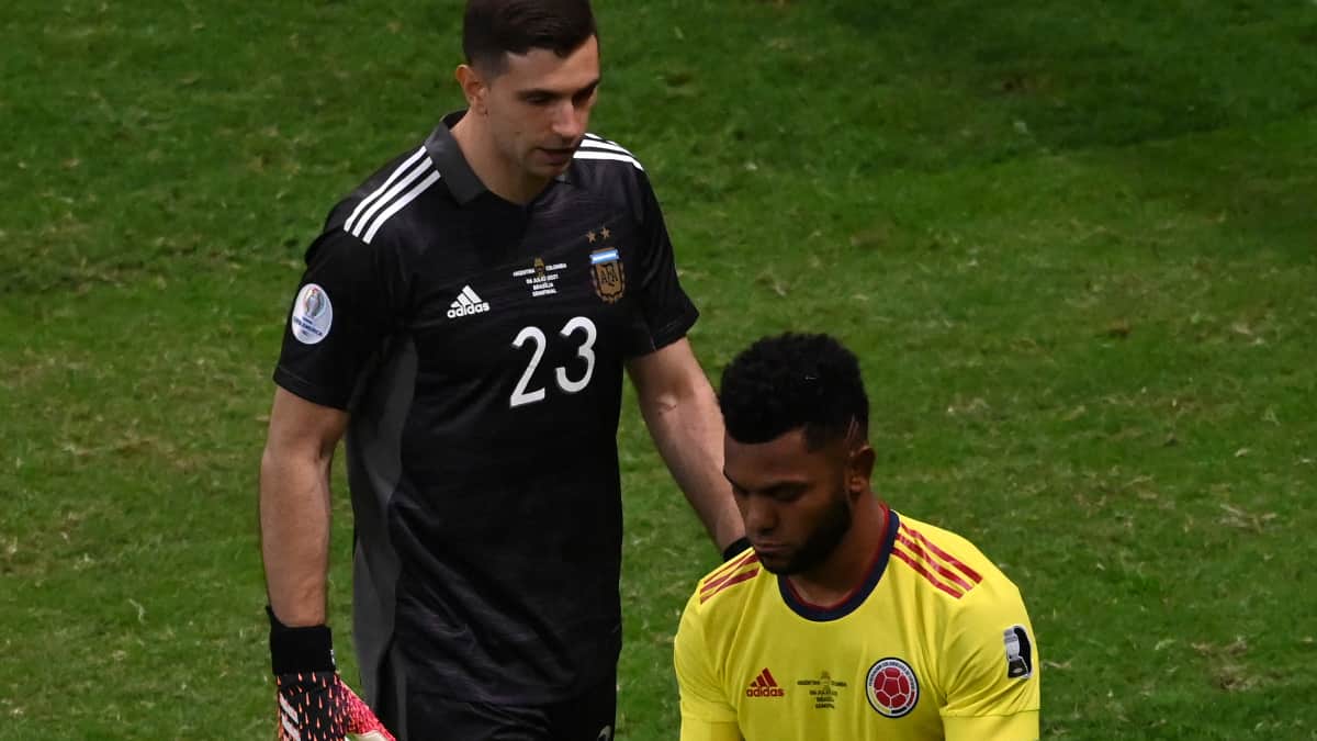 ¿Miguel Borja tendrá revancha frente al 'Dibu' Martínez?