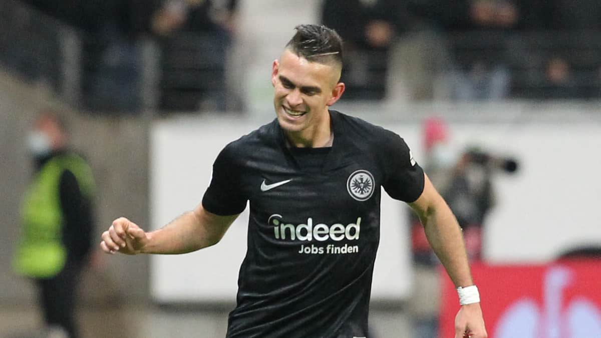 Rafael Santos Borré marcó gol con Eintracht Frankfurt en Europa League