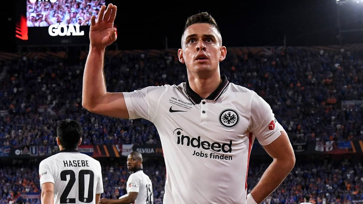 Lucas Alario sobre Borré en el Frankfurt