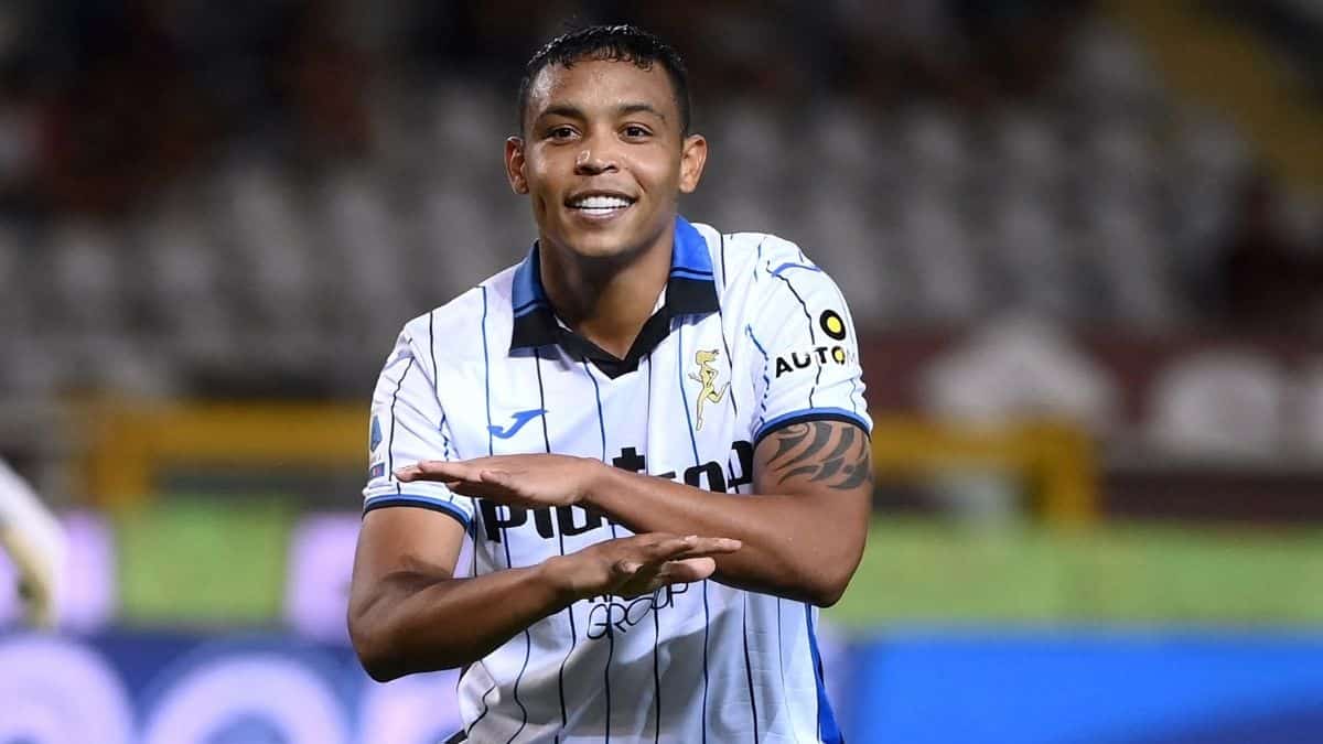 Luis Fernando Muriel se burló de Juan Musso que subió una foto desnudo