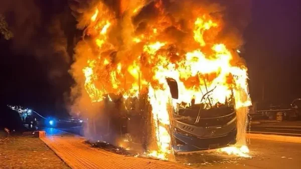 Hombres armados incineraron un bus en carretera de Yopal, Casanare